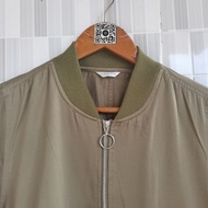 933. BOMBER CREAM SIZE XL PRELOVED
