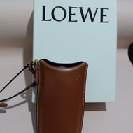 LOEWE Gate Pocket in soft calfskin 小牛皮斜背手機包