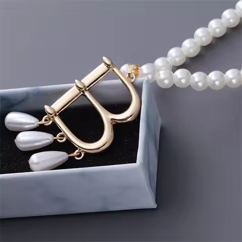 Fashion Queen Anne Boleyn Cosplay Women's Faux Pearl Necklace Halloween Noble Renaissance Accessory
