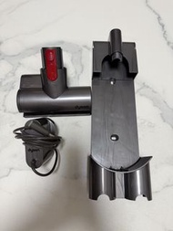 Dyson 吸塵機座連充電器及吸頭 (V7)