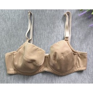 Bra (Forward) Size B70 With Underwire No Foam Padding Fabric Fluff Color Is Already Clean Condition 