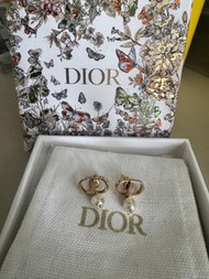 Dior 珍珠耳環