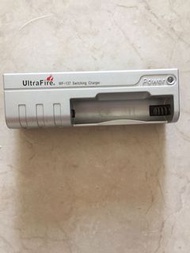 Ultra fire 18650 鋰電池叉電器