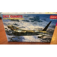 ACADEMY 1697 Sky Giants B-52 Stratofortress 1/320