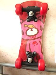 Gloomy 暴力熊滑板