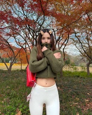 Neon crop sweater เสื้อสเว็ตเตอร์ครอปไหมพรมกันหนาว