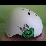 Helmet Nuke Head Putih