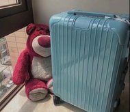 rimowa essential cabin size 21"