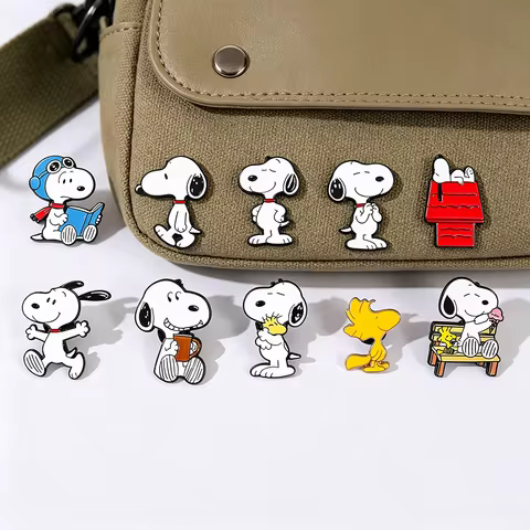 10pcs Kawaii Vintage Snoopy Series Enamel Pin Collection, Classic Dog Character Metal Brooch Accesso