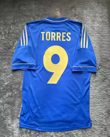 Fernando Torres' Home Jersey for Chelsea's 2012-2013 Season Is A Versatile and Trendy Training Jerse