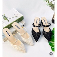 KA39 sandals, square heel, 5cm high, black and cream, embossed brocade material for parties, comfort