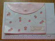 1976,2015 Sanrio My Melody A5 膠質料 收納袋 文件袋 雜物袋 (包平郵)