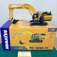 Komatsu PC1250-11 w Heavy Equipment Miniature Diecast Quickcoupler (1:50)