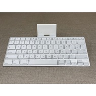 iPad Keyboard Dock A1359 – 30-Pin – White    Compatible with iPad 1st, 2nd & 3rd Generation | USED |