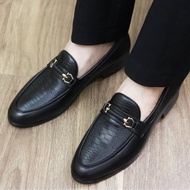 Giày tây nam cao cấpgiày lười công sở da lì mềm in họa tiết vân đà điểu đế cao su chống trơn trượt c