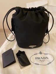 Prada 索繩袋/水桶包