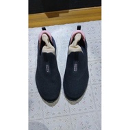 Sepatu wanita Merk: Skechers Go Walk 6 Hyper Pillars Ukuran: 7 (US), 4 (UK), 37 (EUR)  Kondisi: 99% 