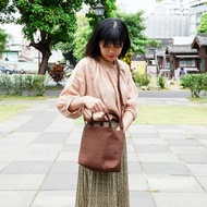 實用禮物 最想留給自己 斜背包 咖栗