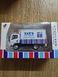 TINY 甄沾記雪糕車仔 + 雪糕佬
