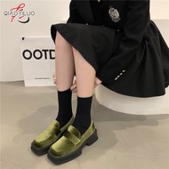 QiaoYiLuo รองเท้าไม่มีส้นแพลตฟอร์มมีสไตล์รองเท้าหนังขนาดเล็กสไตล์อังกฤษ Niche กำมะหยี่สีทองผู้หญิงรองเท้าเดียว
