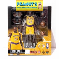 MAFEX 127 Lebron James