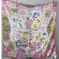 Kiss Me Doll - ผ้าพันคอ/ผ้าคลุมไหล่ ผ้าซิลค์ ขนาด  100x100 cm.