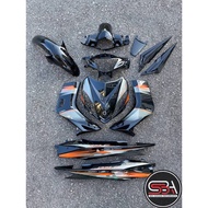 COVERSET BODYSET YAMAHA LC135 V1 HITAM OREN ORIGINAL 100% HONG LEONG YAMAHA HLY STRIPE SIAP TAMPAL (