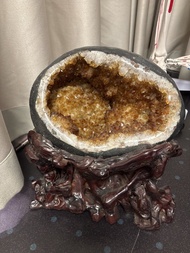 天然黃水晶晶洞