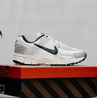 Nike Zoom Vomero 5 熊貓配色 跑步鞋