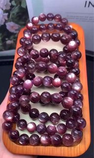 紫鋰雲霧🍇🍇💜💜 ✨✨ 天然紫鋰雲霧圓珠單圈手链葡萄🍇紫鋰雲霧，手串📿 色泽漂亮晶體積飽滿，颗颗带猫眼✨  品質不錯，👌🏻 可以首飾DIY 尺寸:11.5-13mm。定期到處不同罕有的目的收藏給珍貴品