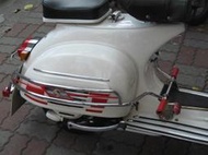 旭東店..VESPA 偉士牌 進口鴨母.S150.紅..藍線後保桿 [2][紅色]藍色[含馬腳.後固定架].缺貨