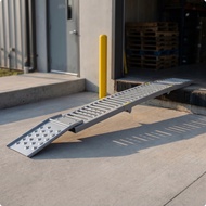 2 Pieces Compact Three-Fold Ramp Folding Steel Loading Ramp Collapsible Safe for Motorcycle Riders
