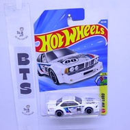Hot Wheels Card Bend bmw 635 CSi White