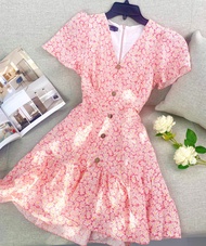 Đầm hoa nhí dáng xòe ngắn cổ v hồng xinh thiết kế cao cấp thanh lịch thời trang đi tiệc đi chơi eo t