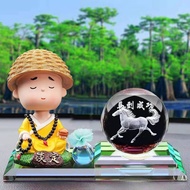 Tempat parfum mobil gemetar kepala biksu kecil resin mobil parfum mobil aromaterapi mobil barang dek