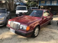 電噴 W124 220E 2.2 1992 M-Benz 賓士 紅水黑大扮 #僅跑7萬 #紅內裝 #經典車 #車庫車 #稅金省 #機械式構造毛病少 ☎服務專線:0９0-558-999 黃文遠