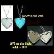 AThiToShop READY STOCK Glow in the Dark LOVE Pendant Necklace kalung Liontin LOVE bisa dibuka untuk 