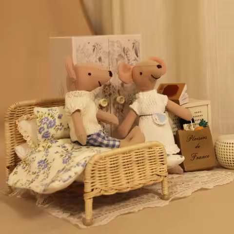 1:8-1:12 Miniature Furniture L-16Cm Light-Colored Rattan Bed with Bedding Suitable for Dollhouse Fur