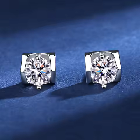New Earrings S925 Silver Female 0.5 Carat Moissanite Diamond Engagement Wedding Stud Earrings
