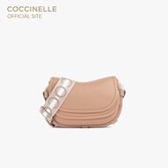 COCCINELLE กระเป๋าสะพายผู้หญิง รุ่น RAQUEL CROSSBODY BAG 150301 สี SKIN/GAZPACHO
