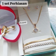 Perhiasan Tunangan 1 set Paket Cincin Dan perhiasan Nikah Tunangan Titanium Anti Karat Sudah dapat s