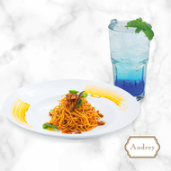 [E-Voucher] Audrey -- Audrey E-Coupon Spaghetti Dry Clam in Thai Chilli Paste &amp; Basil -- Audrey E-Coupon สปาเก็ตตี้หอยลายผัดน้ำพริกเผา+เครื่องดื่ม Italian Soda ราคาปกติ 323 บาท