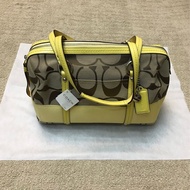 COACH 經典波士頓包