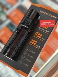 SUPERFIRE 最新版本強光手電筒。1700流明。Tactical LED Flashlight. 1700 lumens max. Rechargeable via USB-C. 4000 mA