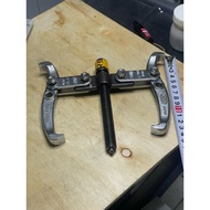 Japanese 2-spoke fork, condition like new, weighs 738g (code 738)