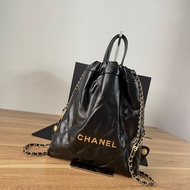 Chanel“垃圾袋”背包