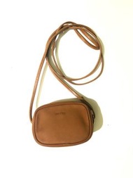 Gold Pfeil Mini Bag Crossbody