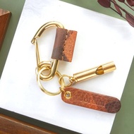 個性化姓名雕刻 黃銅按扣登山扣鑰匙扣迷彩皮革包裹 D 登山扣鑰