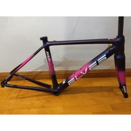 Elves Avari S SIZE 45 carbon road bike frame last display unit clearance BUY NOW with free Integrate