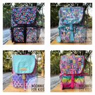 กระเป๋าเป้ดีไซน์น่ารัก 16” Smiggle Glee Chelsea Backpack ช่องด้านหน้าใส่ กล่องอาหาร Smiggle Bento ขนาดกลางได้พอดี